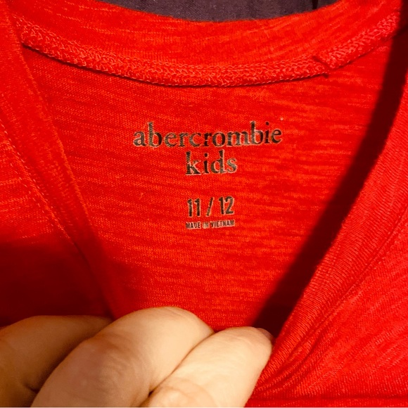 Abercrombie kids size 10/12 Unisex Red T shirt - Picture 3 of 4